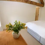 High Meadow Barn לייבורן